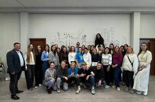 Победитель Региональной премии «Народный герой -2023» Александр Мельников открыл в Омске школу вожатых.